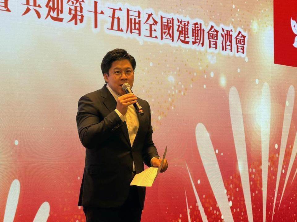 表演者莫宛